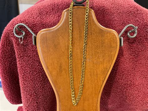 Lot - 20 inch costume chain