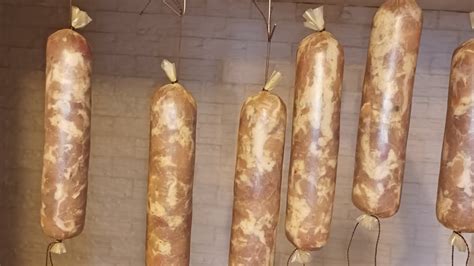 Колбаса домашняя рубленная, из свинины, пошаговый рецепт. Без мясорубки ...