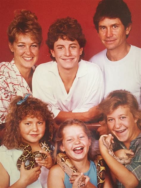 Pin by Denise Sarinana on Celebrities! | Celebrity siblings, Celebrity