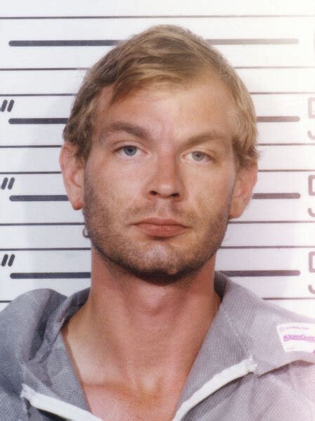 7 Chilling Details from Jeffrey Dahmer Crime Scene Photos Graphic You Won't Believe - hu6gmcn