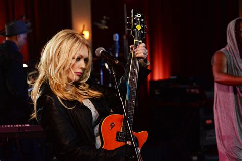 REHEARSING IN SEATTLE - Nancy Wilson Of Heart