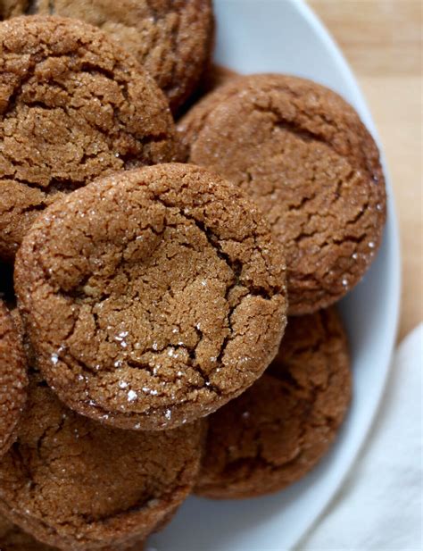 Chewy Molasses Crinkle Cookies - Everyday Homemade