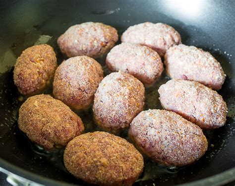 Рецепт котлет в подливе с фото пошагово на Вкусном Блоге