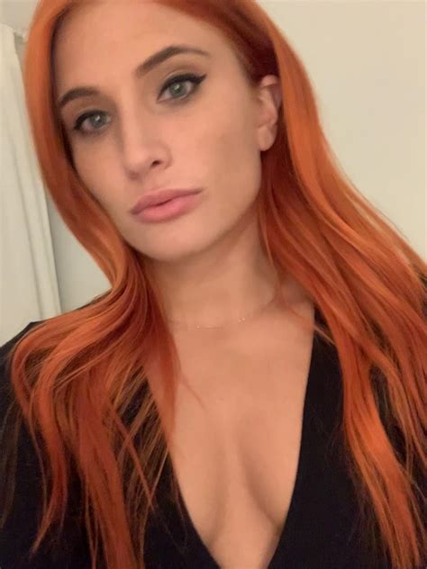 Cuteness overload.. : r/GirlswithNeonHair