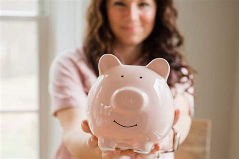 family finance mom