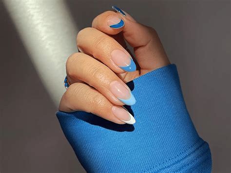 19 Blue French Manicure Designs For a Summer Cool Down