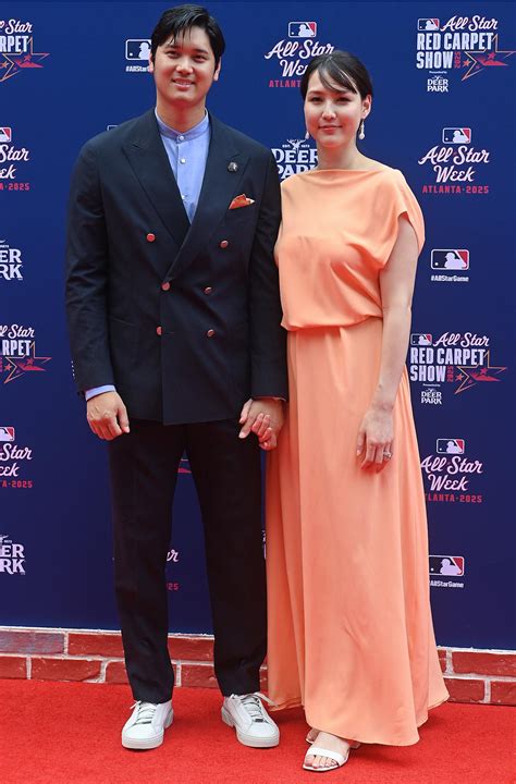 Shohei Ohtani’s Wife Makes Rare Appearance With Other Dodgers Spouses