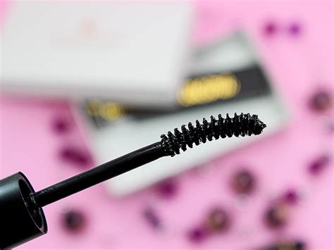 Ухаживающая тушь для ресниц с витамином Е Cherish Mascara