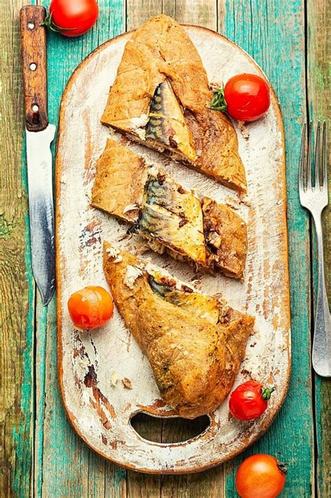 Delicioso Peixe Cavala Assado Na Massa Peixe Scomber Assado Na Massa
