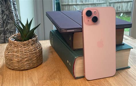 iPhone 15 Plus (2023) review: A big, beautiful compromise | Macworld