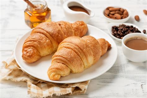 Хрустящие круассаны на завтрак – простой и вкусный рецепт, как ...