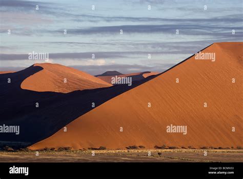 sunrise   sossusvlei sand dunes   namib desert namibia africa