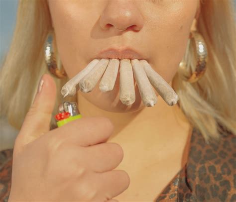 What Is Indica? The Story Behind The World's Most Relaxing Strains | Herb