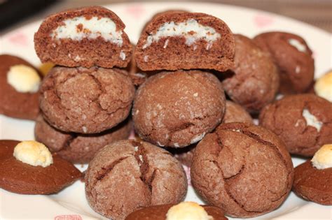 Божественные шоколадные печенья с кокосовой серединкой | Resep
