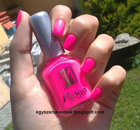 Egyszerű körmök kezdőknek: Neon pink
