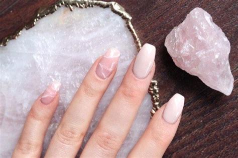Crystals Have Officially Come for Our Nails, and We're Not Mad at It ...