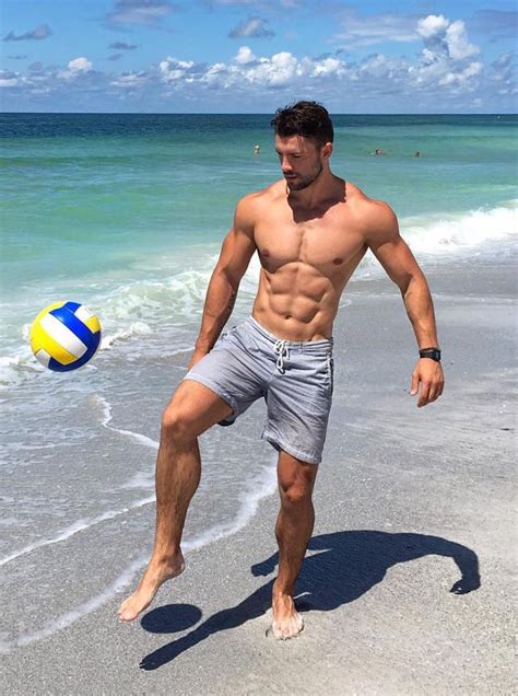 Cute gay men at the beach nude - vibesolx