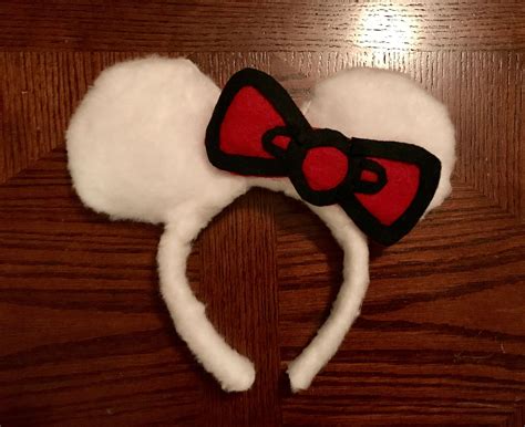 Hello Kitty DIY Mickey Ears By: Jonathan Thomas Rivera | Diy mickey ...