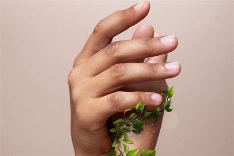 Formicolio alle mani: sintomi, cause e rimedi - TantaSalute.it