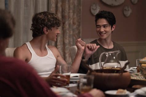 The Summer I Turned Pretty Trailer Is All About Love, Female Friendships