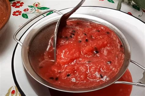 Замороженный сок арбуза — рецепт правильной заморозки на зиму с ...