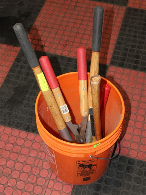 how to sharpen hedge cutters 2