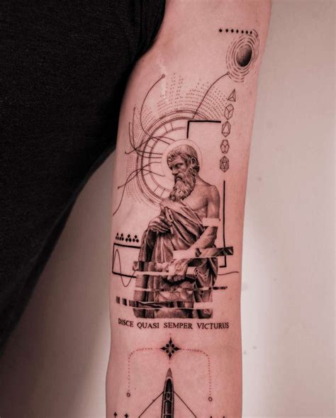 Discovering the hyper-realistic monochromatic tattoos of JZ: a fusion