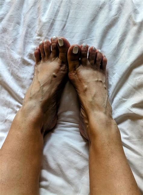 Rate my veiny and strong feet : r/veiny_feet