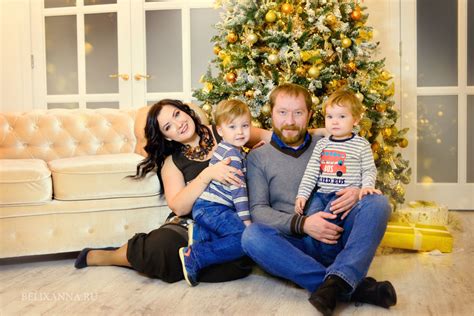 Новогодняя семейная фотосессия для Степы и Матвея с мамой и папой в ...