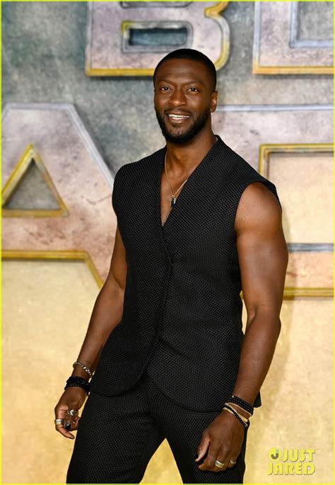 Photo: aldis hodge biceps photo bomb black adam costars london premiere ...