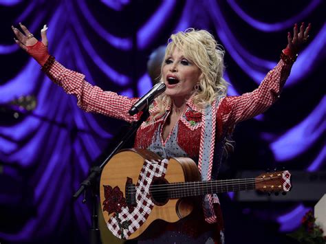 Dolly Parton releases first single from Rockstar album