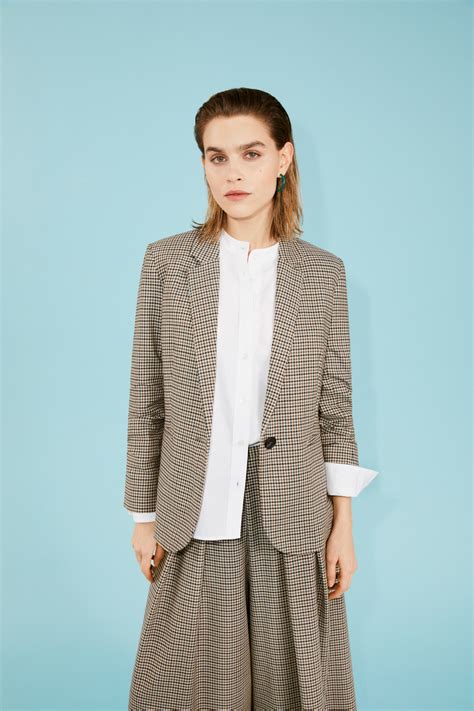 Rosso35: l'ispirazione natura non passerà mai di moda | Vogue Italia