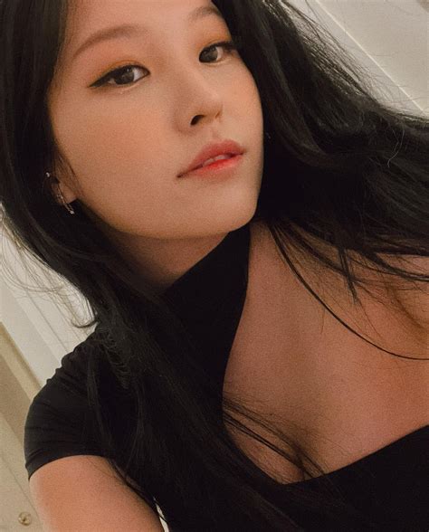 Hyoon : r/OfflinetvGirls