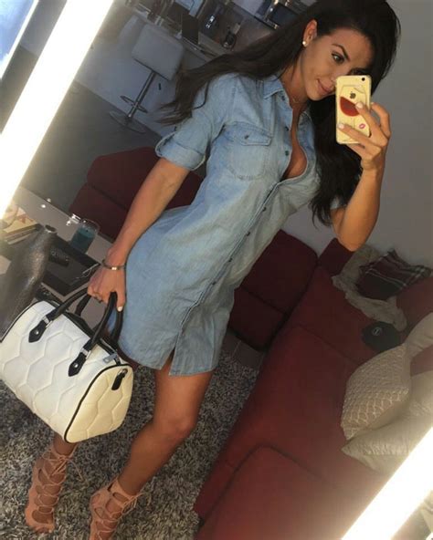 Ainsley Rodriguez | Clothes inspiration, Style, Casual dress