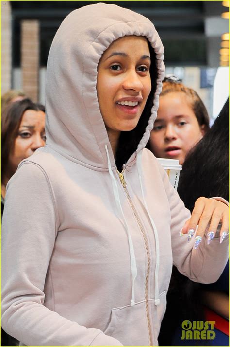 Cardi B Spends the Day with Friends in NYC!: Photo 4132943 | Pictures ...