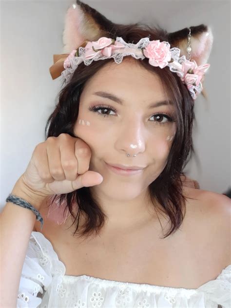 Nya nya? Nyaaa! | Scrolller