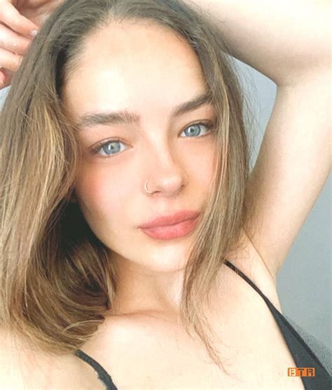 Buse Meral Kimdir? - BiyografiTR