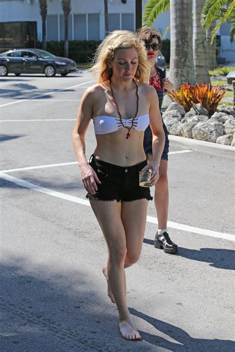 MMMMMMM bare foot in public:) #publicbarefoot