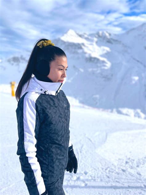 TW Pornstars - 1 pic. Heather Vahn. Twitter. Après Ski 🎿 #Andermatt #