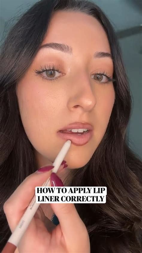 HOW TO APPLY LIP LINER CORRECTLY | Lip liner, Lips, Lip liner tutorial