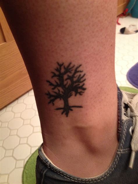 My tree tattoo. LOVE TREES! | Tattoos, Leaf tattoos, Maple leaf tattoo