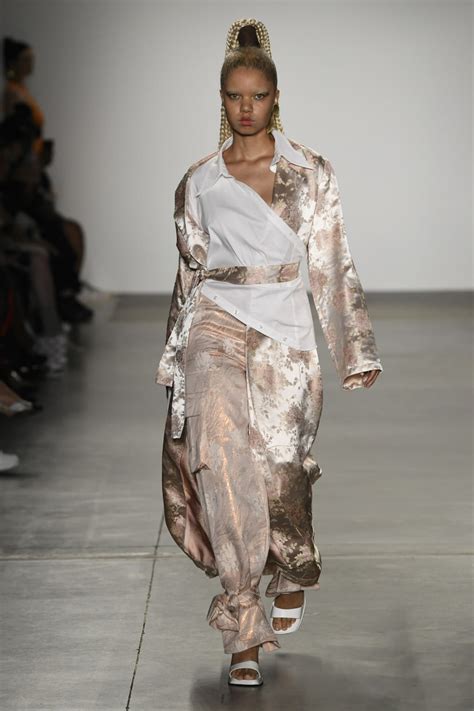 Kim Shui S/S19 womenswear #8 - Tagwalk: The Fashion Search Engine