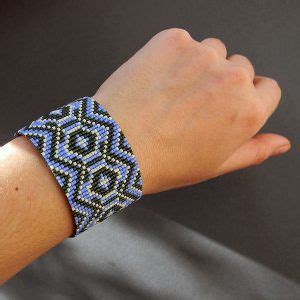Широкие браслеты из бисера: схемы плетения, примеры