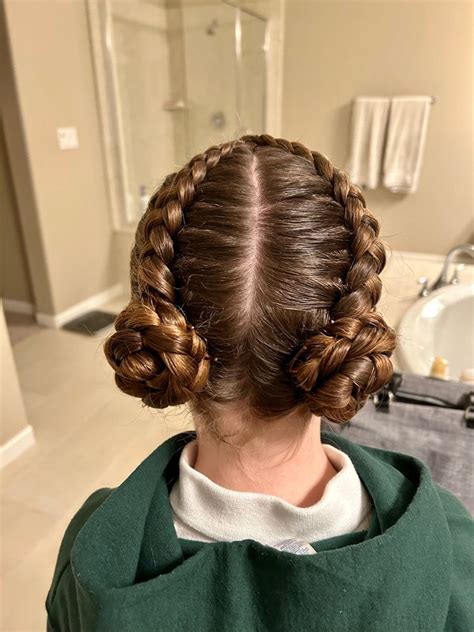 Pin von Nguyentrinhthuyanh auf Lưu nhanh | Frisuren, Geflochtene ...