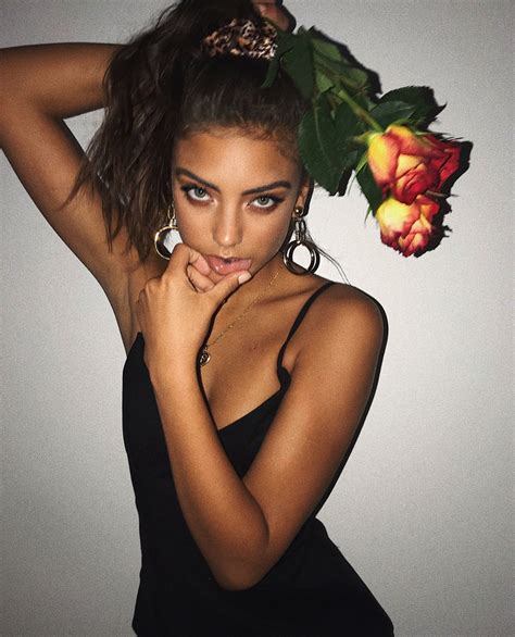 vanessa moe // | Beauty, Holiday tomorrow, Vanessa