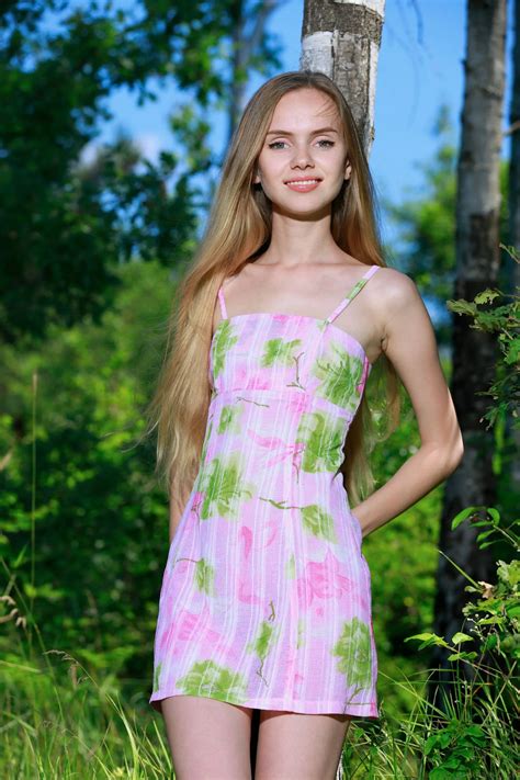 Honey Liz | Scrolller