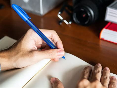 left handed definition  left handed
