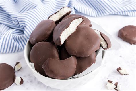 Homemade Peppermint Patty Recipe (York Peppermint Patties)