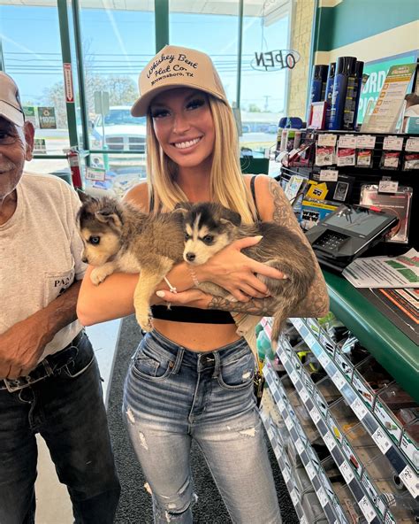 Blacktoppingblondie (@blacktoppingblondie) • Instagram photos and videos