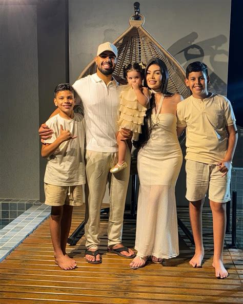 Renata Helena (@rhelena8813) • Instagram photos and videos